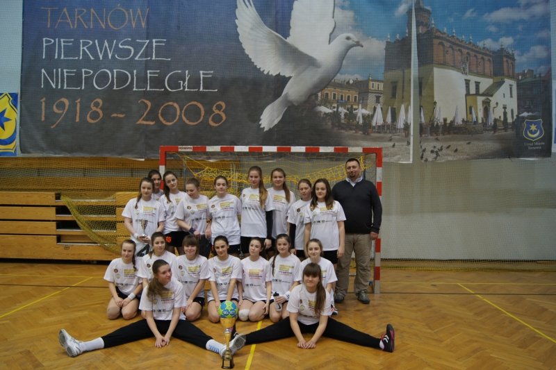 II miejsce dziewcząt w VII Ogólnopolskim Memoriale Zbigniewa Barnasia w Piłce Ręcznej Dziewcząt o Puchar Dyrektora Pałacu Młodzieży w Tarnowie