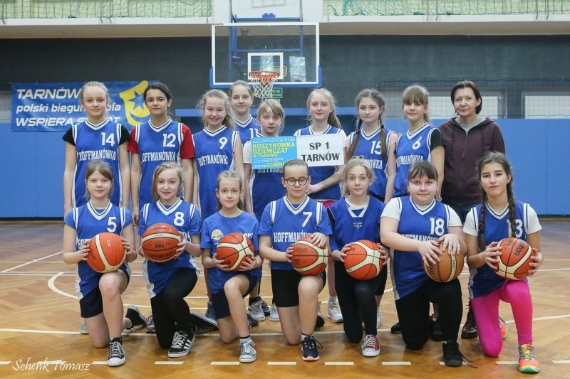 SP 3 Tarnów triumfatorem IV turnieju Pucharu Tarnowa w koszykówce