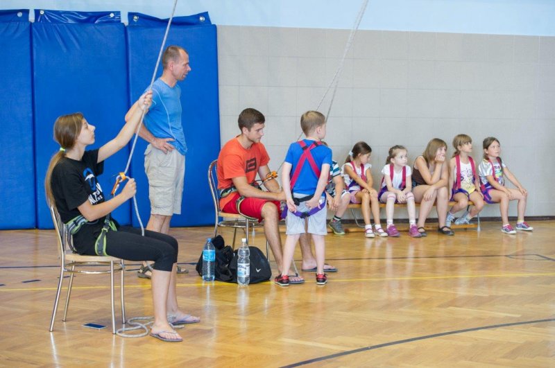 Akcja Lato - Zajęcia sportowe na ściance wspinaczkowej