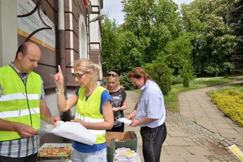 Uśmiechnięta i ciekawa Majówka z Pałacem