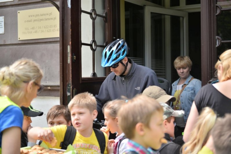 Uśmiechnięta i ciekawa Majówka z Pałacem